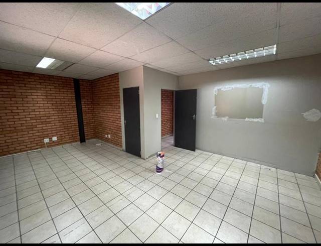 INDUSTRIAL PROPERTY TO RENT IN HENNOPSPARK